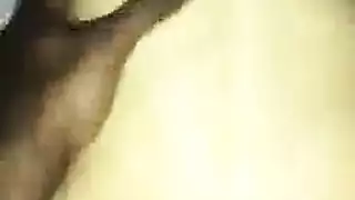 جنس تدليك في الاستوديو: أسود ومدلكة آسيوية بقوة