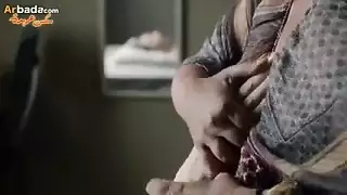 ام و صديقتها يهيجو على ابنها