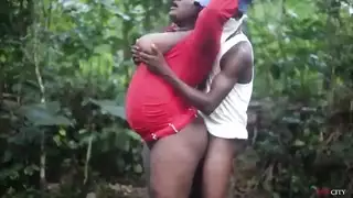 صبي عربي مارس الجنس مع زوجة الملك في الهواء الطلق