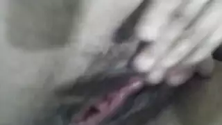 عرض كاميرا صريح: عصارات كس العاهرة المحجبة تتدفق بحرية