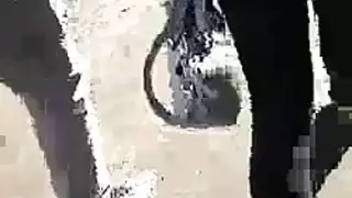 ناضجة هولندية عاهرة تلعق فرجها في الشارع