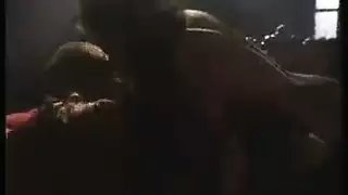 آفا أدامز تأخذ قضيبًا صلبًا ضخمًا بعمق في حلقها في مشهد إكس إكس إكس