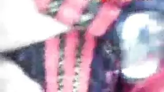 مراهقون يتحررون: مشاهد إباحية في غرفة السكن