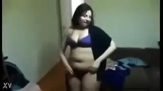 فيديو إباحي لفتيات عربيات في البيكيني يهززن المؤخرة للوصول لقذف داخلي