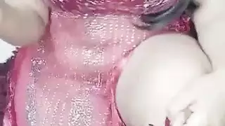 ليلة عربية: إيلاج مزدوج لفتاة ذات مؤخرة كبيرة