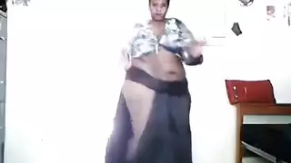 ثعلبة الصحراء: ممثلة بورن عربية تأخذ زب