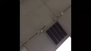 إباحية صريحة بجانب المسبح: عاهرة شقراء تُمارس عليها الجنس من الخلف في الخارج