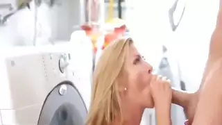 سكس مترجم عربي تسددايجارها بالنيك