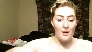 مراهقة شقراء تمارس الجنس مع رجل صديقتها في مشهد إباحي قوي