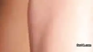 استمناء شديد: مراهقة سوداء تمارس نفسها عندما يكون المنزل فارغاً