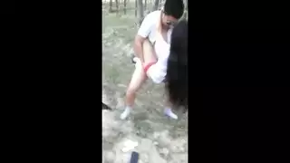 جنس صريح بري مع فتاة آسيوية في الطبيعة