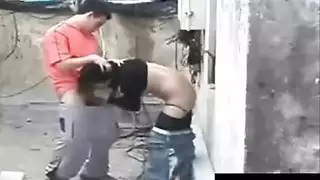 فضيحة زفاف: فتاة مخطوبة تأخذ شرجاً عنيفاً