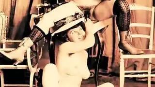 سكس محجبات مصري: بلع السائل المنوي بعد جنس فموي مكثف في المكتب