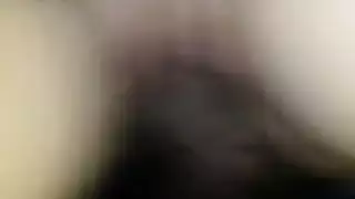 راقصة عمود هواة تمارس الجنس بقوة أمام الكاميرا